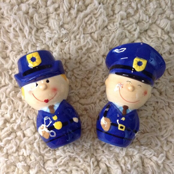 NWOT Italian Police S&P set, Made in Italy - Like "Bobbies", Vibrant, Collect! - Picture 4 of 4